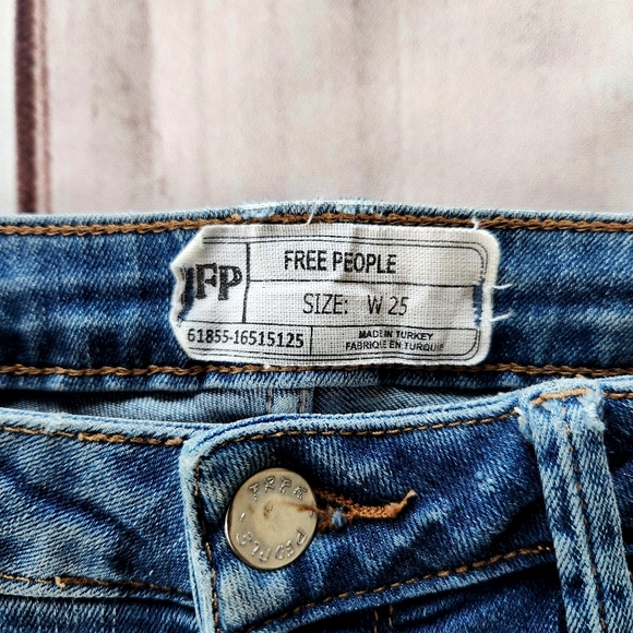 Free People Straight Leg Mid Rise Raw Hem Cropped Blue Jean | Women's Size 25 - Picture 8 of 12